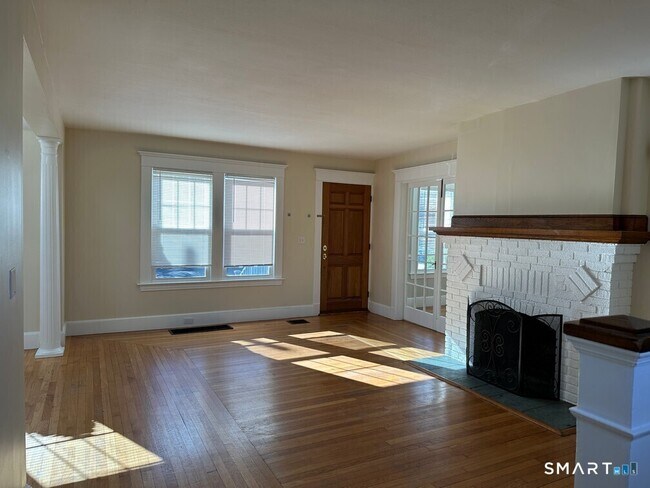 Photo - 111 Russell St