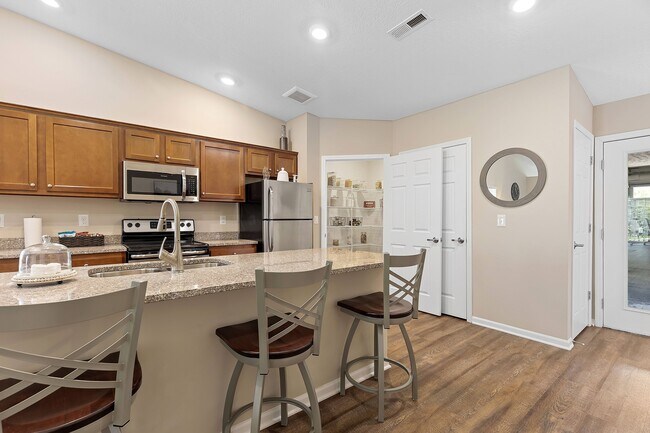 Photo - Redwood Brownstown Telegraph Road