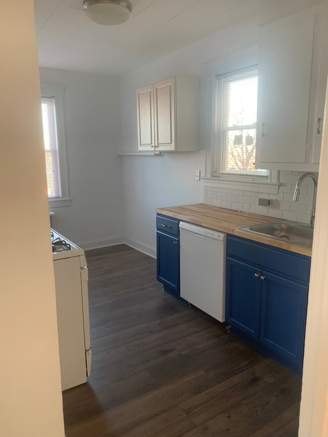 kitchen - 16 Paulison Ave Unit 2