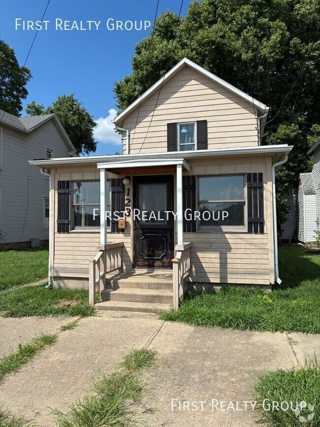 Building Photo - 123 E 6th St Rental