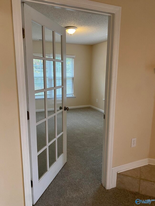 Photo - 219 Shadow Ct SW