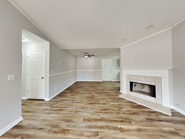 Photo - 178 Wyngate Ct