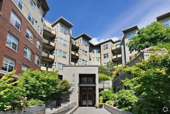 Building Photo - Beautiful Condo in the Heart of Ballard! Unit 518