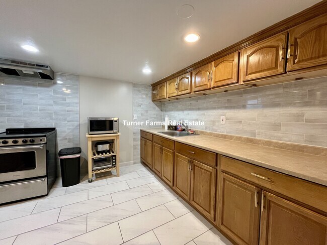 Photo - 77 Fairfax St Unit B