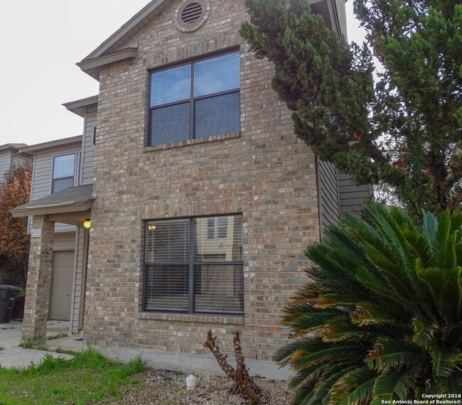 Building Photo - Single Family Home in Medical Center