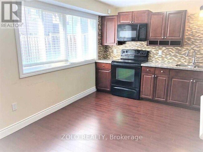 Photo - 33 Styles Crescent