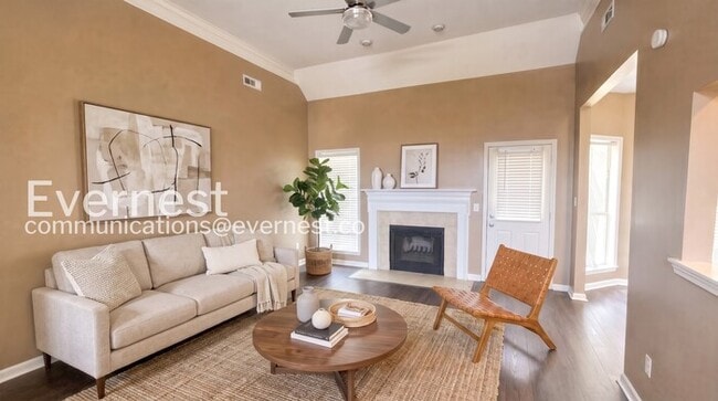 3 Bed/2 Bath Home with Garage / Available Now!