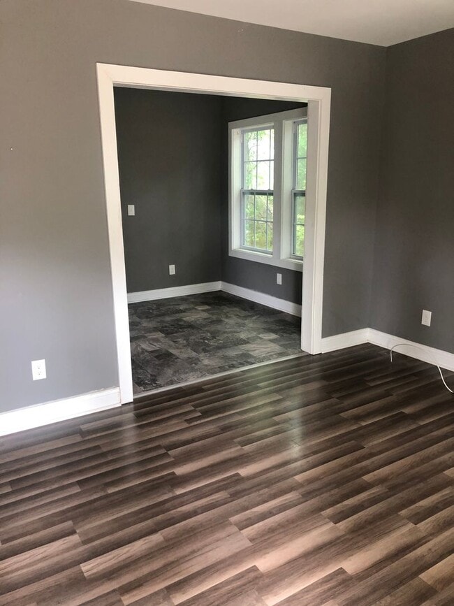 Building Photo - Charming Single Family Home