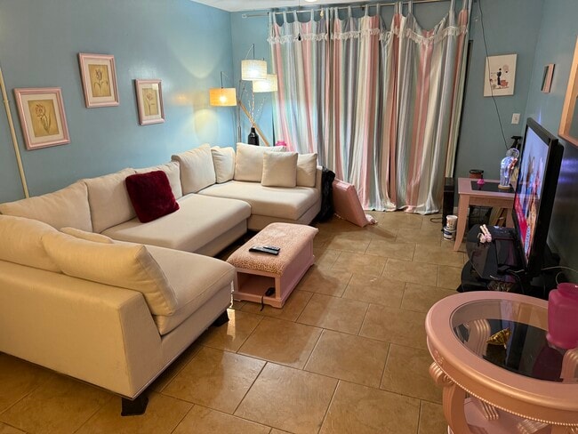 Photo - 216 Glenview Blvd Unit 102