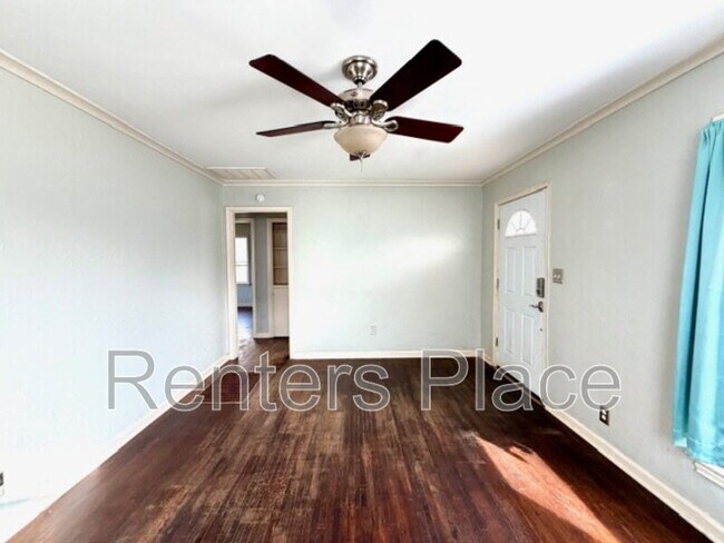 Photo - 4707 E 7th St