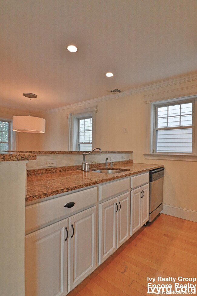 Photo - 10 Mohawk St