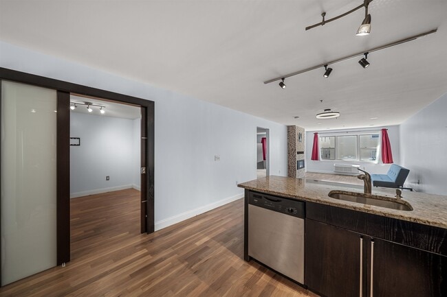 Photo - 5711 Jefferson St Unit 204