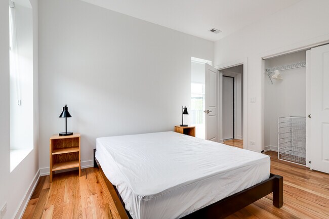 Photo - 1636 N Western Avenue