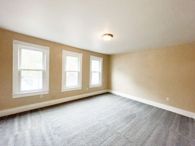 Photo - 2641 S 18th St Unit Apt 2