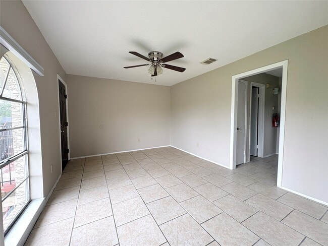 Photo - 3021 Sycamore Ave Unit 10