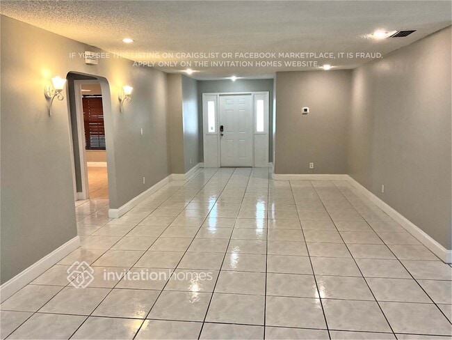 11600 NW 27th Ct