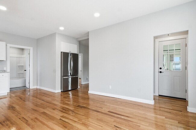 Photo - 116 Coburn St