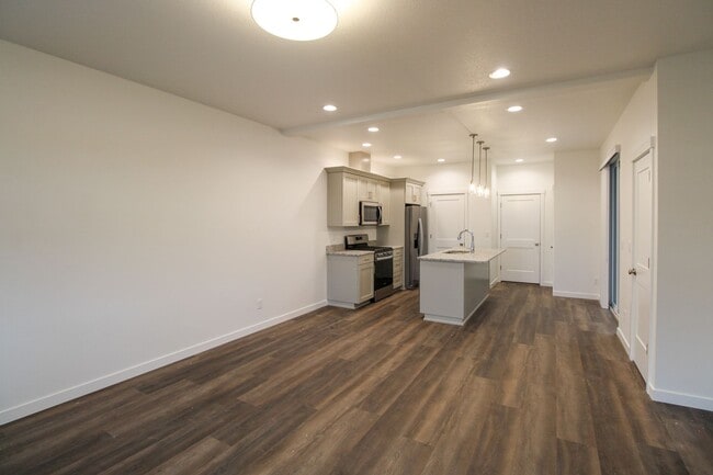 Photo - 1684 SE Barberry Ave