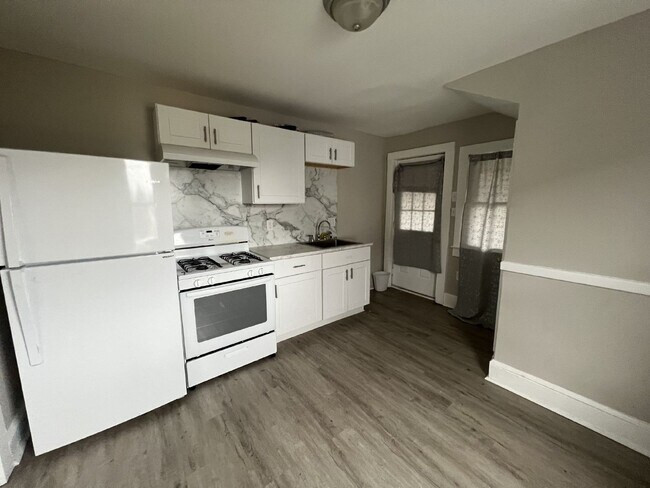 2-4 South Empire Street 2R