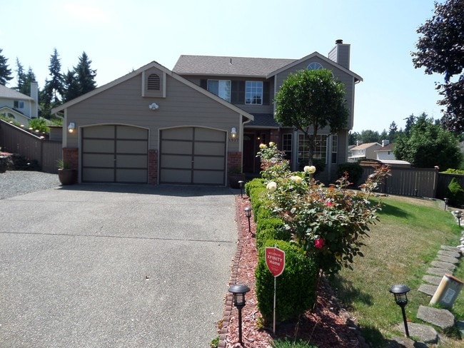 Fabulous 4 Bedroom Home with Gorgeous Fenc... - Fabulous 4 Bedroom Home with Gorgeous Fenc...