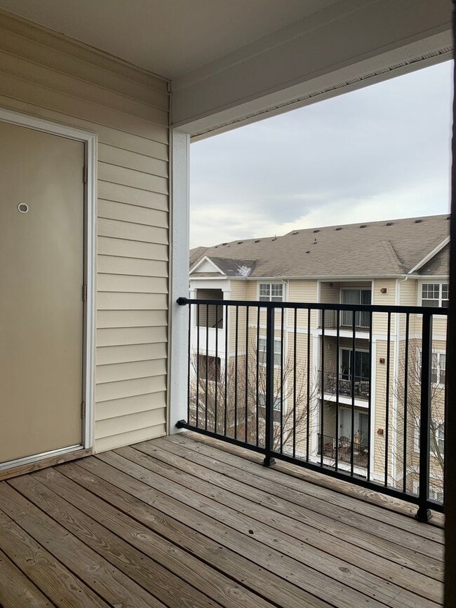 Photo - LOVELY TOP LEVEL CONDO IN GERMANTOWN Unit 402