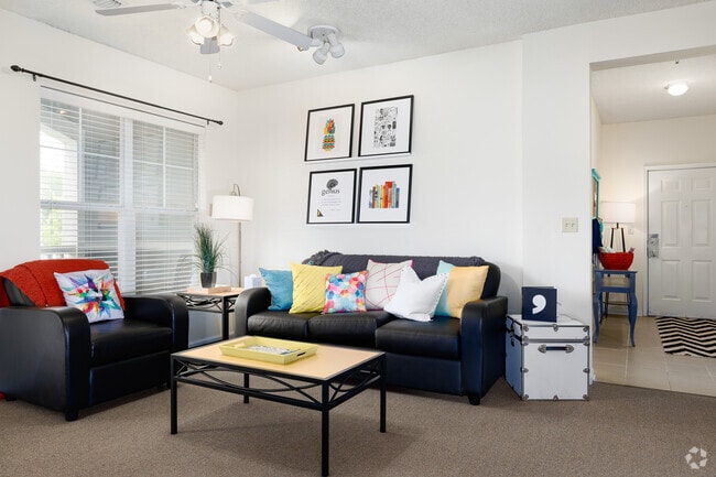 4BD, 4BA - 1,442SF - Living Room
