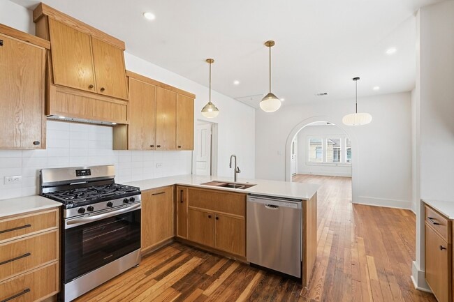 Photo - 2122 Hardy St