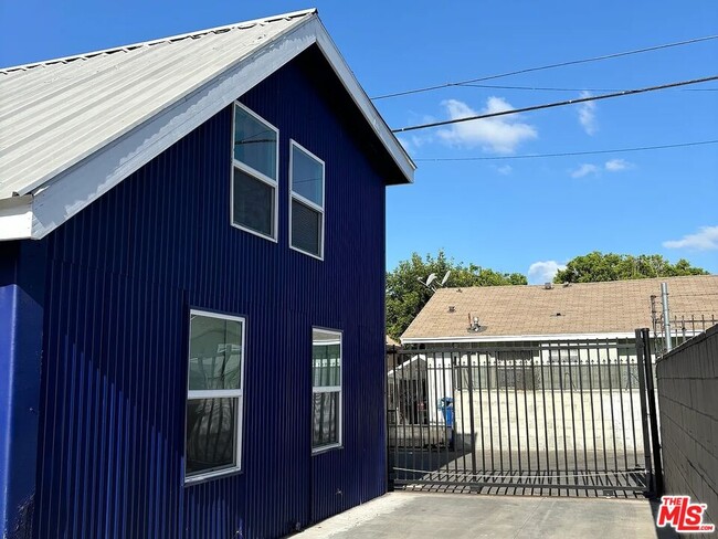 Building Photo - 507 S Mathews St