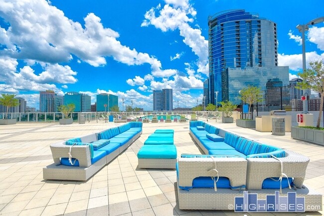 Terraza y piscina - 150 E Robinson St Unidad 429