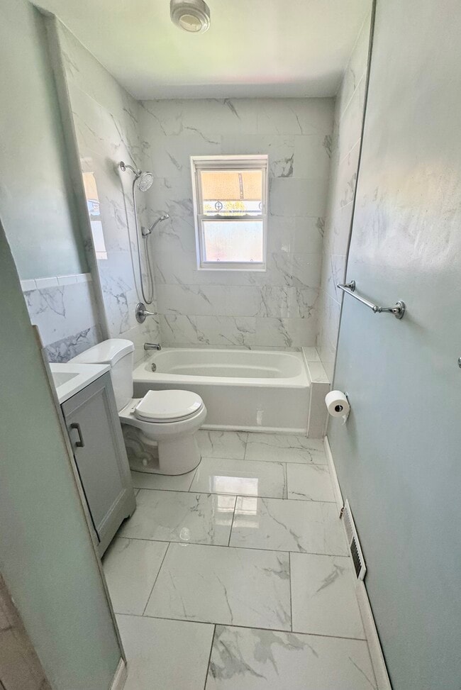 4218 Bruner Ave Unit 3 bedroom