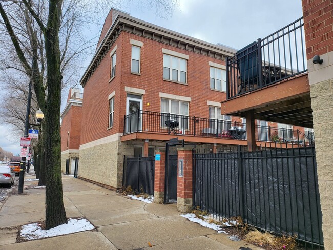 Photo - 2403 W Flournoy St Condo Unit A