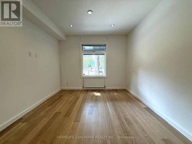 Photo - 1-80 ROCKWELL AVENUE