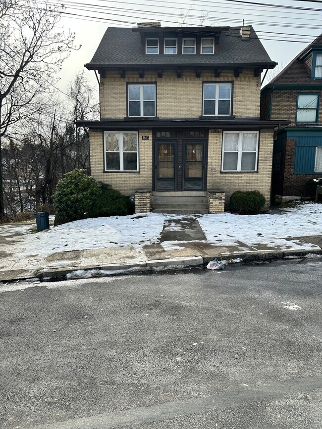Photo - 1663 Suburban Ave Unit 1