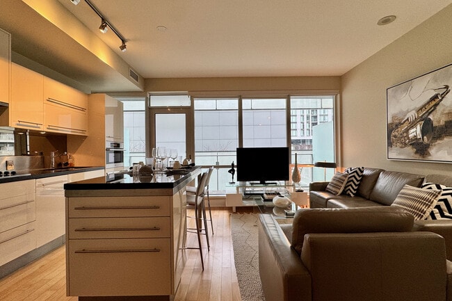 Building Photo - 80 John St