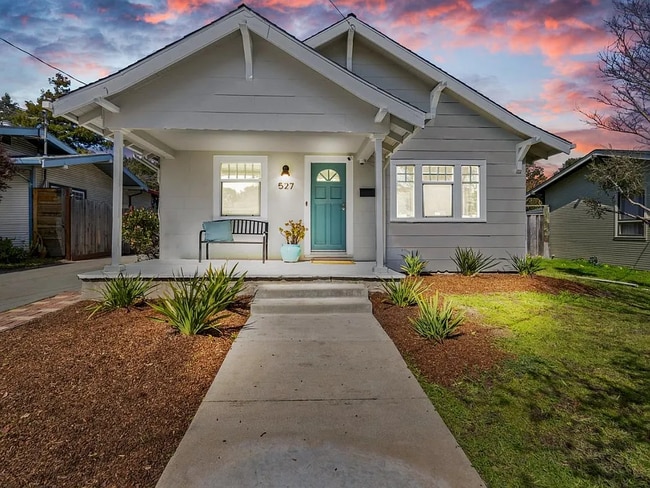 Building Photo - 527 Windham St