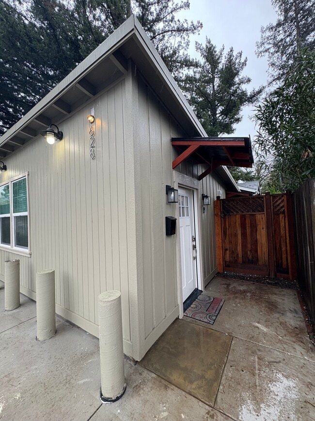 Building Photo - 1207 Humboldt St Unit 628 Pacific Ave