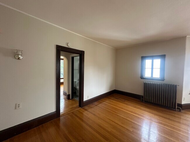 Photo - 72 Thurston St Unit 2