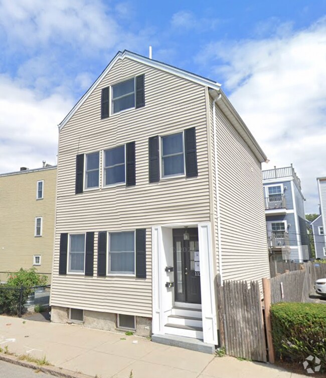 Building Photo - 112 W 7th St Rental
