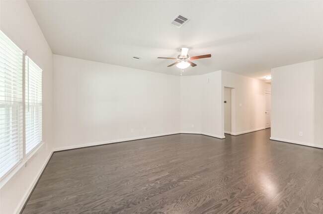 Photo - 9007 San Saba Way