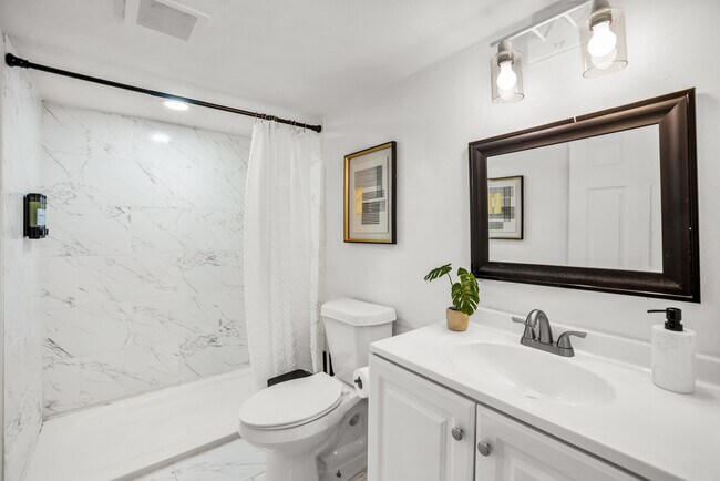 Photo - 2737 Stuart Dr