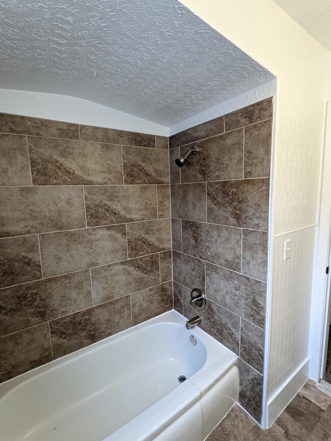 Photo - 4995 Jackson St