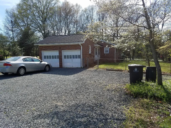 Photo - 4427 Kernersville Rd House