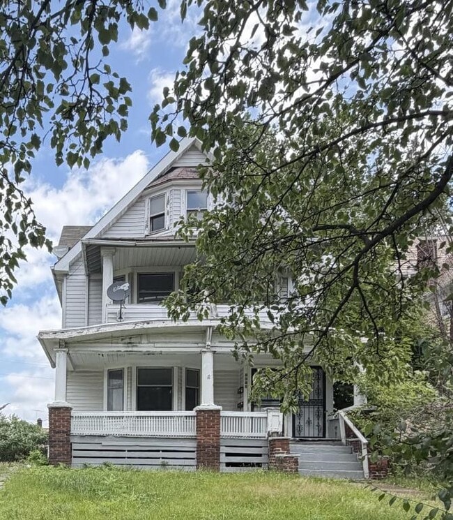 Building Photo - 1853 Mannering Rd