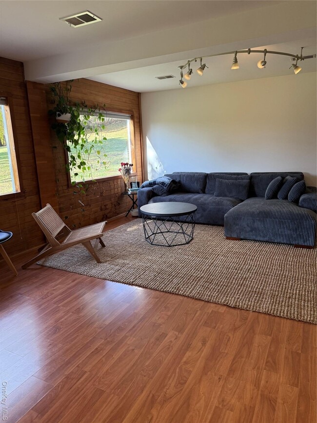 Photo - 591 S Mountain Rd