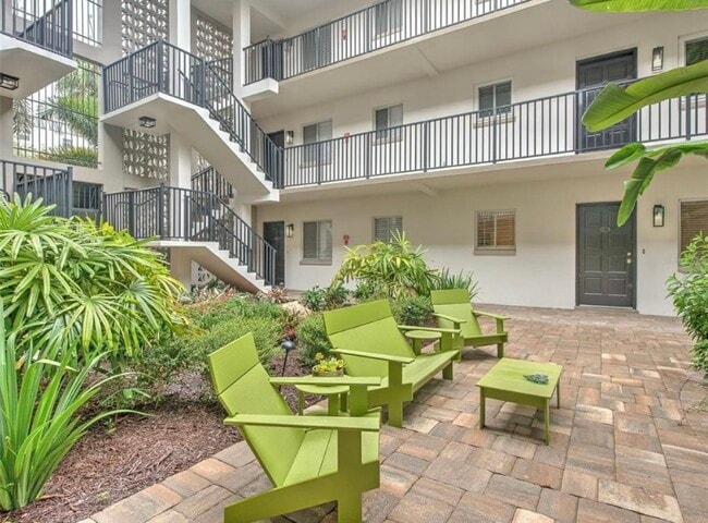 patio - 125 5th Ave NE Unidad 180