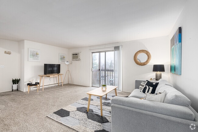 2BR, 1BA - 986SF