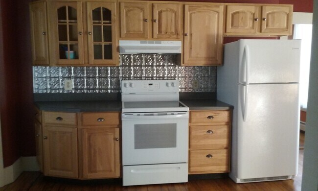 Kitchen - 89 Elm St Unit 1