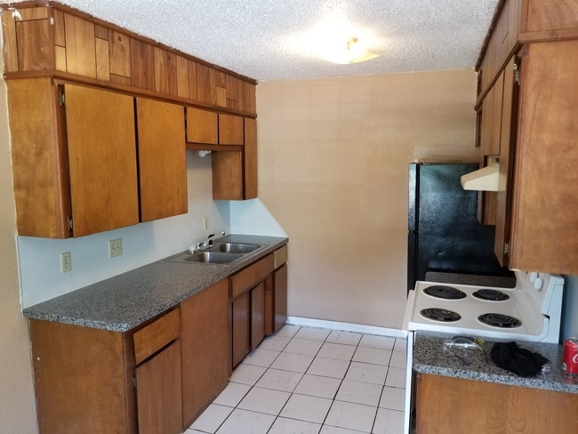 Building Photo - 2006 Williams St Unit 3