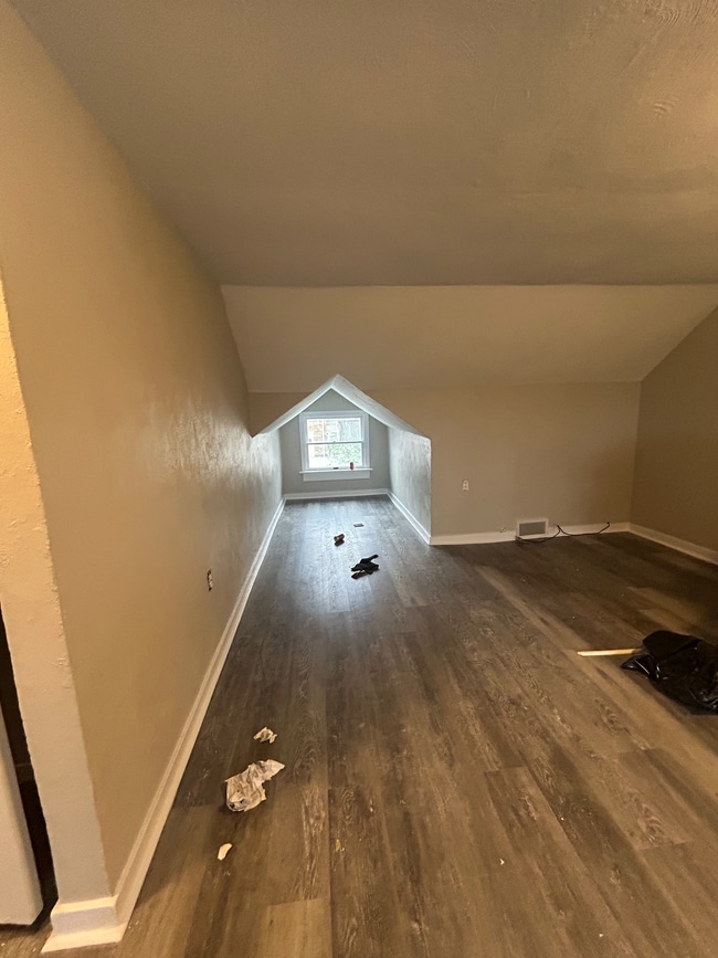 Photo - 335 S Lincoln Ave Unit Upstairs