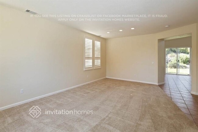 Photo - 2919 Carlingford Ln